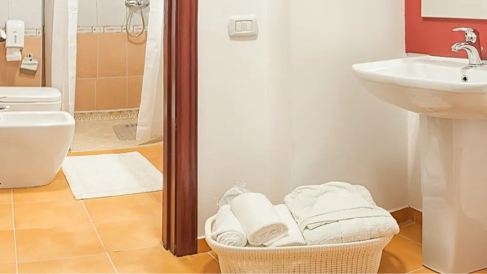 /images/gallery/accommodation-6.webp /images/gallery/accommodation-6.webp